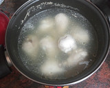 Foto del paso 1 de la receta: Contramuslo de pollo cocido y asado con papas y mojo