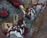 A picture of step 3 of Red valvet cake ice cream 😋😋😋.