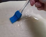 Foto del paso 2 de la receta: Medialunas con falso hojaldre