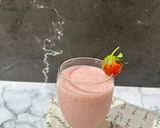 Foto langkah ke 3 dari resep Banana Berry Smoothies.