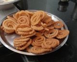A picture of step 3 of Rice atta chakli.