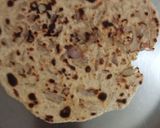 A picture of step 5 of Onion paratha.