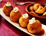Foto del paso 5 de la receta: Bombas de patata y carne picada