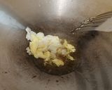 Foto langkah ke 3 dari resep Nasi Goreng Daun Jeruk.
