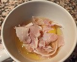 Foto del paso 1 de la receta: Tortilla francesa con jamón y ensalada (cena saludable en 10 minutos)