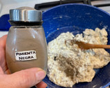 Foto del paso 3 de la receta: Champiñones grandes rellenos acompañado de ají dulce relleno