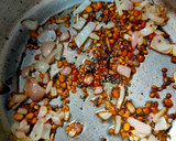 கோதுமை ரவை வெஜ் கிச்சடி ரெசிபி ஸ்டேப் 1 புகைப்படம்