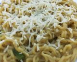 A picture of step 4 of Cheese maggi.