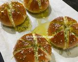 Foto langkah ke 8 dari resep Korean Cream Cheese Garlic Bread.