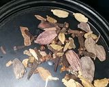 A picture of step 2 of Andaai Allu gravy.