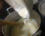 A picture of step 1 of Kunun Semovita (pap/gruel).
