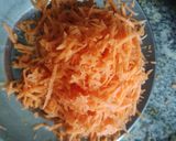A picture of step 1 of Carrot koshimbir.