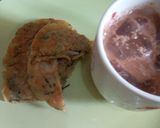 A picture of step 6 of Vegetable pancakes serve with very chilled beverage.