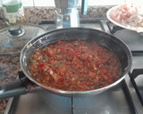 Foto del paso 1 de la receta: Paella de arroz redondo con sepia y calamares