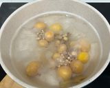 Hình bước làm 1 của món Trứng Gà Non Xào Bí Nụ