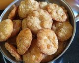 "जाळीदार अनारसे" (Anarse Recipe In Marathi) रेसिपी स्टेप 7 फोटो 