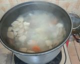 Foto langkah ke 4 dari resep Sayur sop bakso simple.
