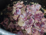 Higaditos de pollo encebollados