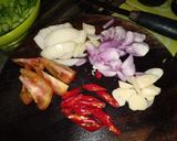 Foto langkah ke 1 dari resep Tumis tahu kecap pedas.