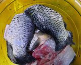 Foto langkah ke 1 dari resep Ikan mas goreng.