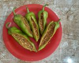 # કાઠિયાવાડી ભરેલા મરચાં #(bhrela marcha recipe in Gujarati) રેસીપી સ્ટેપ2ફોટો