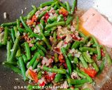 Foto langkah ke 3 dari resep Tumis Baby Buncis Daging Cincang.
