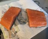 Une image de l'étape 1 de Pavés de saumon marinés et aneth à la plancha.