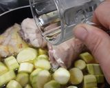 عکس مرحله 2 از دستور خوراک مرغ و کدو chicken and zucchini 🥘
