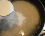 A picture of step 1 of Ardebili Rice Pilaf with milk (Sutti polo)طرز تهیه سوتی پلو اردبیلی.