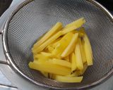 Foto langkah ke 5 dari resep Kentang Goreng Krenyes 🍟.