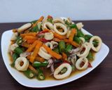 Foto langkah ke 3 dari resep Tumis Cumi Buncis Wortel.