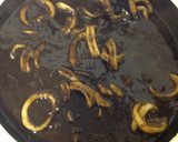 Foto del paso 3 de la receta: Calamares en su tinta con arroz blanco