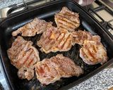 Foto del paso 3 de la receta: Entrecot con salsa de puerros y champiñones