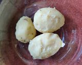 A picture of step 1 of Bread pakora.