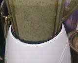 A picture of step 2 of Haryali chicken khrdai.