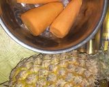 Foto langkah ke 1 dari resep Jus WorNas (Wortel & Nanas).