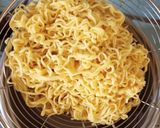 Foto langkah ke 2 dari resep Mie goreng simpel.