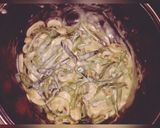 Foto del paso 3 de la receta: Rajas con crema elote y champiñones