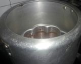 A picture of step 4 of Biscuit chocalte cake.