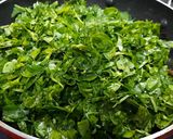 A picture of step 6 of Lasooni Aloo Methi.