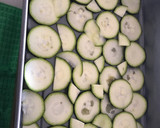 Foto del paso 1 de la receta: Lasaña de bacalao con ajos tiernos y calabacín