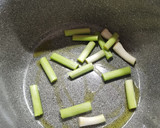 Foto del paso 1 de la receta: Arroz con habichuelas y costillejas