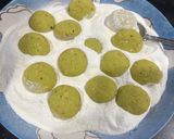 Foto langkah ke 4 dari resep Putri Salju Pandan Mede Keju.