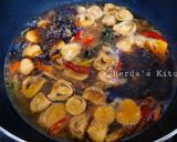 Foto langkah ke 3 dari resep Telur Ceplok Masak Kecap.
