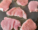 Foto del paso 2 de la receta: Solomillo de cerdo con queso y cebolla caramelizada