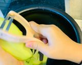 Hình bước làm 2 của món Vào bếp cùng con: gỏi sứa wasabi