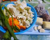 Foto langkah ke 1 dari resep Sup Tahu, Udang, Baso by BuNda 💕.