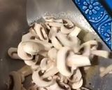 A picture of step 1 of Mince, mushroom and spinach linguine 🍜.