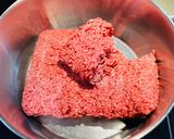 A picture of step 1 of Spinach with Ground Beef Bake.
