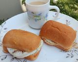 A picture of step 3 of Half Fry Egg Bun 😍😍.